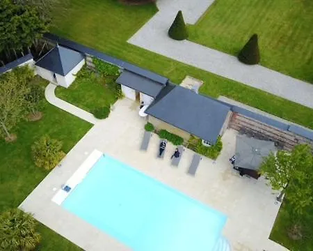 Grande Maison De Famille-piscine Chauffee-tennis-domaine De La Ferme De Mahomet Villa