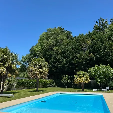 Grande Maison De Famille-piscine Chauffee-tennis-domaine De La Ferme De Mahomet Villa